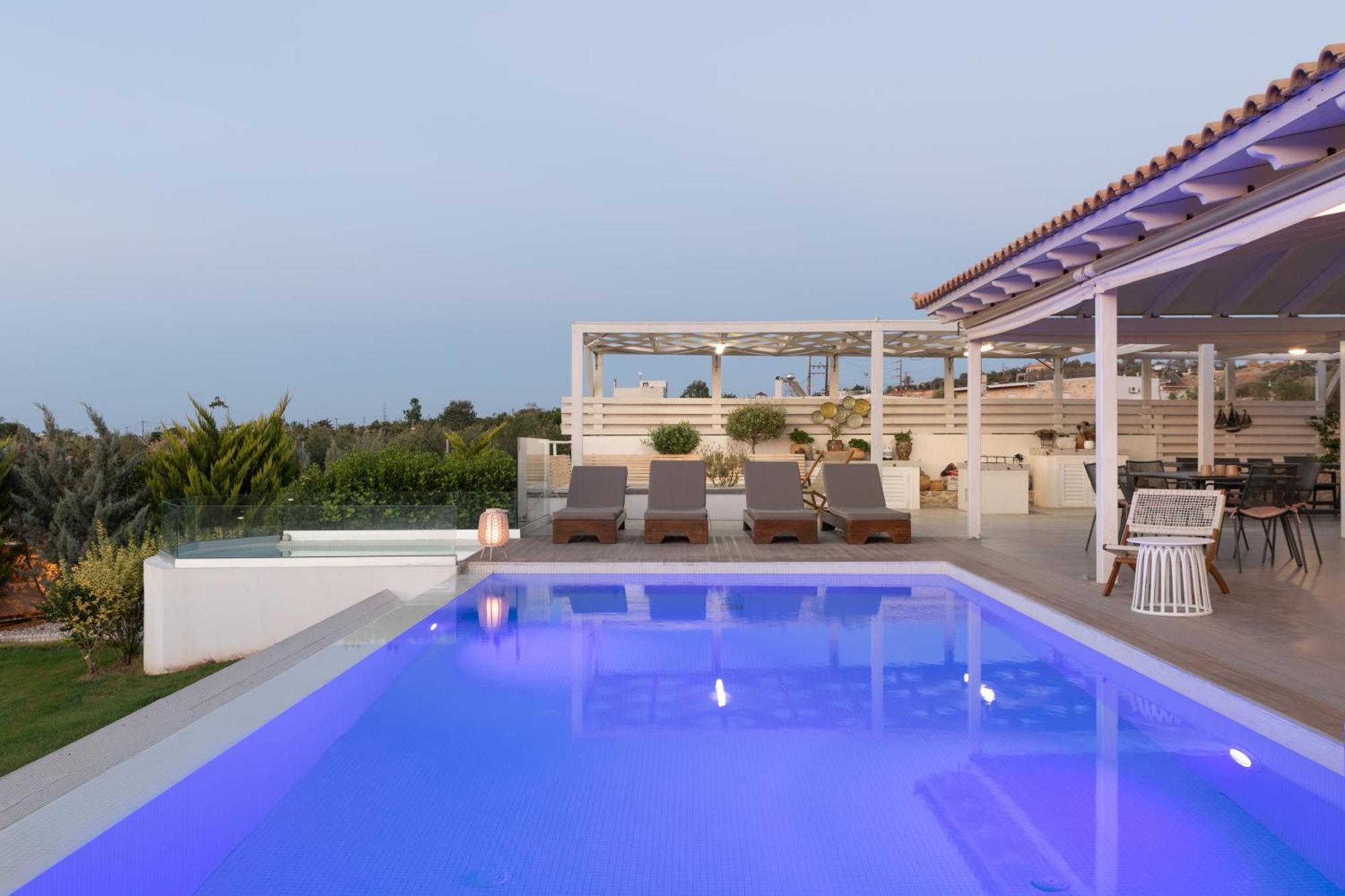 Alba Bianca Villa, Family Retreat With Heated Pool By Thinkvilla Херсонісос Екстер'єр фото