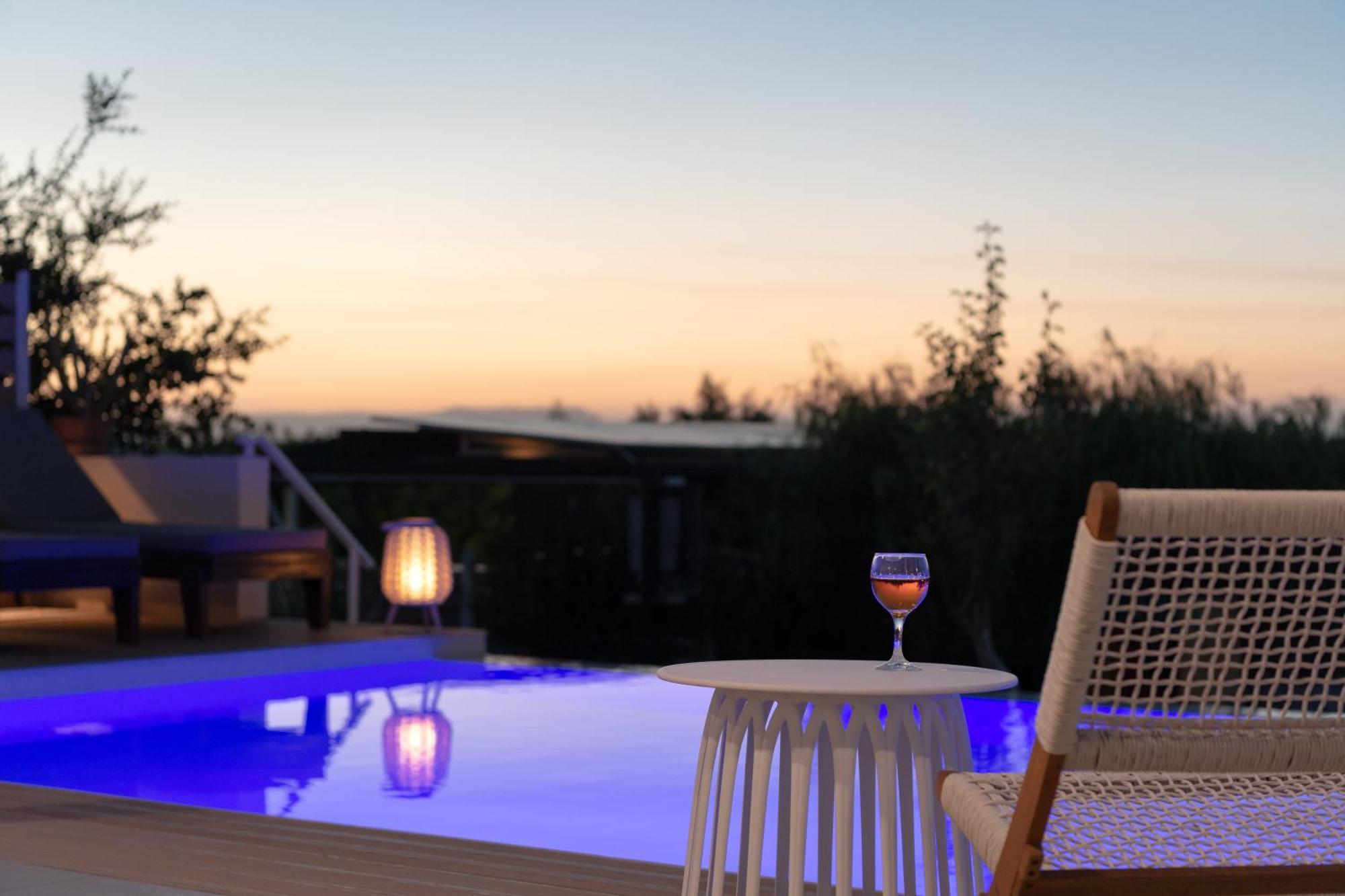 Alba Bianca Villa, Family Retreat With Heated Pool By Thinkvilla Херсонісос Екстер'єр фото
